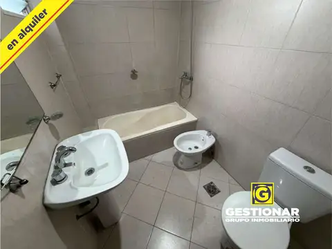 Pres Tgrl Juan Domingo Peron 3800, Piso 2