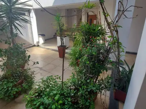 OFICINA EN ADROGUE- APTO PROFESIONAL Y VIVIENDA