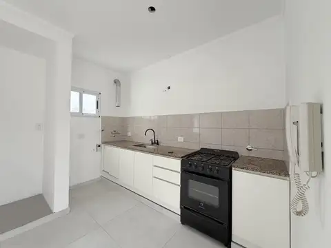 Depto Tipo Casa en Alquiler en La Plata, $ 650.000