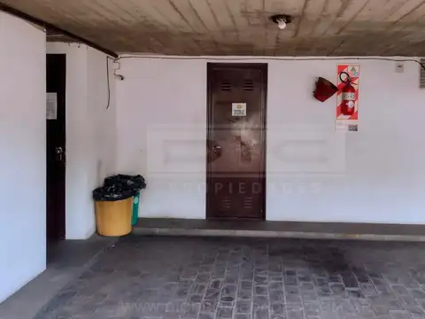 Av. Maipú  al 3500 entre J. Ingenieros y Cap. Bermudez.