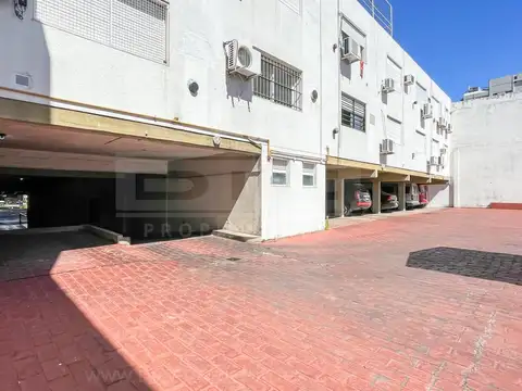 Av. Maipú  al 3500 entre J. Ingenieros y Cap. Bermudez.