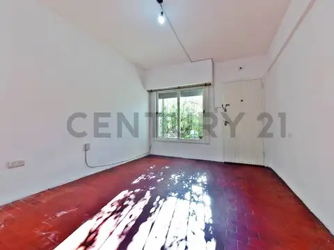 VENTA PH 2 AMBIENTES CON PATIO EN VILLA SARMIENTO APTO CRÉDITO