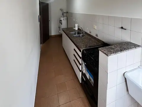 DPTO 2 AMB. AL FRENTE con patio - OPCIONAL COCHERA