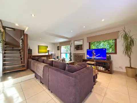 Casa en Venta en Los Pinares, USD 215.000