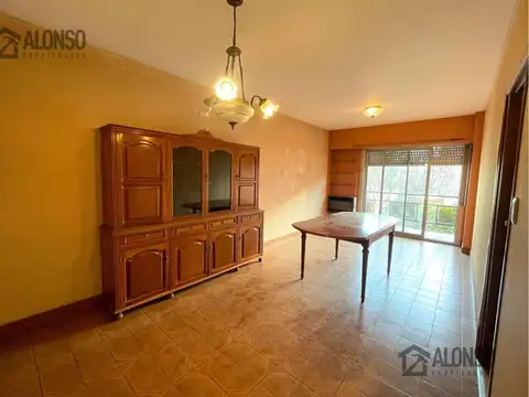 ALQUILER - DEPTO. 4 AMBIENTES CON BALCÓN - LANUS OESTE