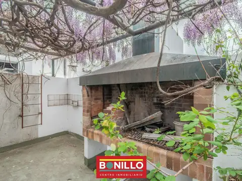 Casa 5 ambientes con 2 baños