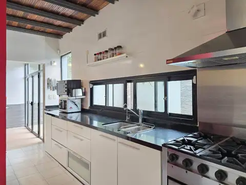 Casa en Venta en Barrio Parque Leloir, USD 234.900