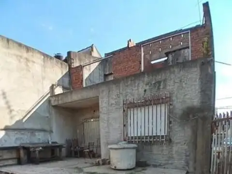 Casa en Venta con 3 cocheras