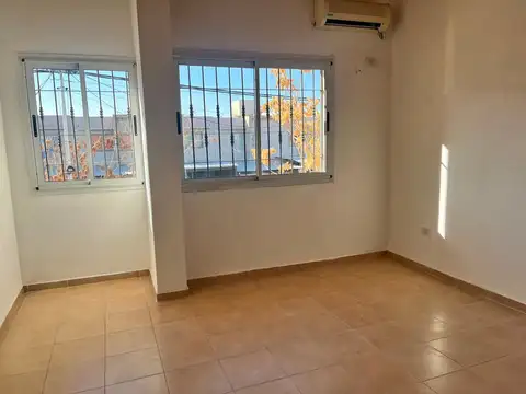 Depto Tipo Casa 2 ambientes con 1 baño