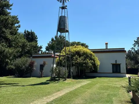 Casa en Venta con 3 cocheras