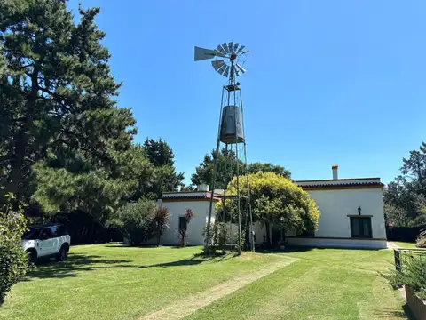 Casa 8 ambientes con 5 baños