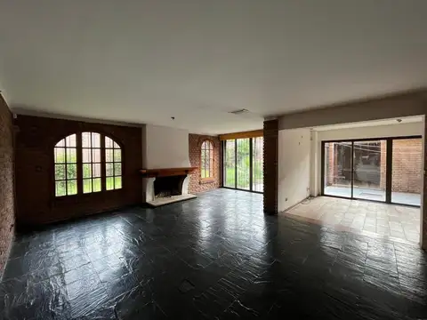 Casa 7 ambientes con 3 baños