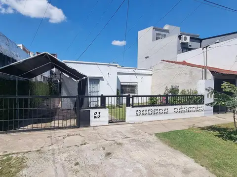 Casa de 3 ambientes en Quilmes Oeste