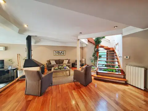 Casa de 5 Ambientes, 4 habitaciones,  en el Mejor Lugar de Valentín Alsina, Pileta-Quincho-Garage