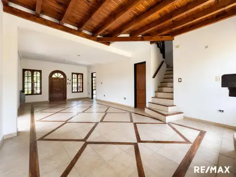 Casa 5 ambientes con 2 baños