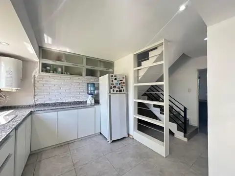 Alquiler - Casa de dos dormitorios, jardin y pileta en Andino