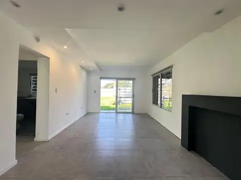 Casa 5 ambientes con 2 baños