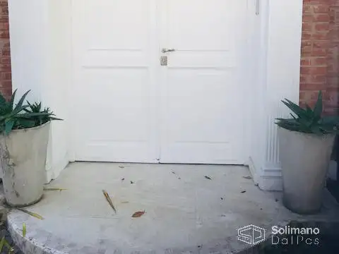 Casa en Venta con 4 cocheras
