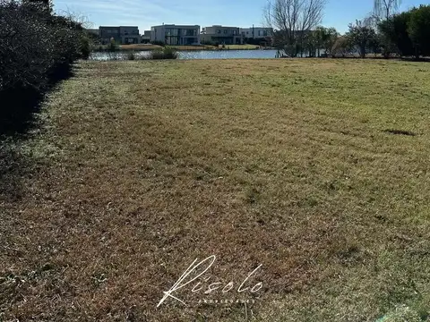 Lote en Venta a la Laguna. Golf. Barrio Cerrado, Escobar