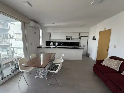 2 ambientes con balcón