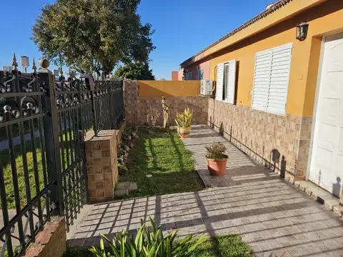 Los Paraisos y Jacaranda , Piso 0