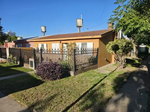 VENTA | Casa de 3 dormitorios con quincho independiente - Barrio 136 Viviendas (IAPV) – Victori...