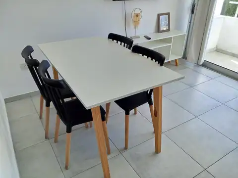 42 E/ 13 y 14 DEPARTAMENTO SEMIPISO 1 DORM SIN AMOBLAR