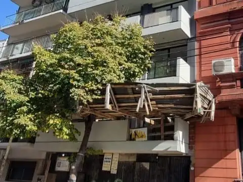 Venta departamento 2 ambientes (dorm. en suite). Balcón terraza. Almagro. Subte B.
