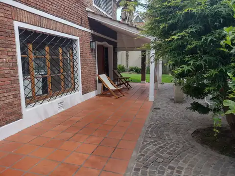 Casa 6 ambientes con 3 baños