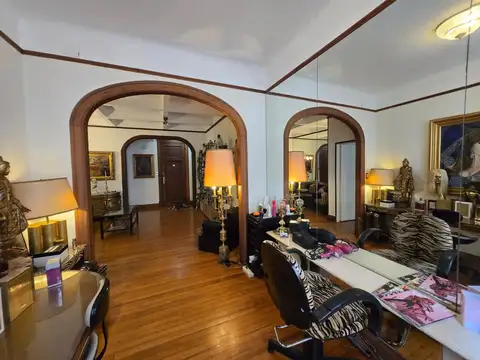 Antiguo semipiso 4 amb frente AMUEBLADO