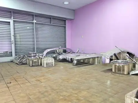 Av Ovidio Lagos  al 5700