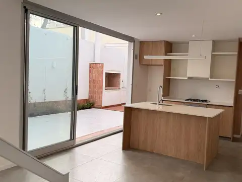 Depto Tipo Casa en Venta de 4 ambientes