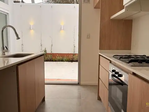 Depto Tipo Casa 4 ambientes con 3 baños