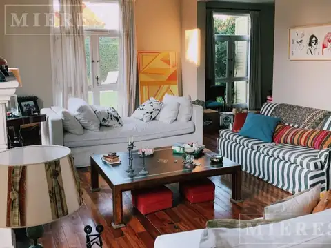 Casa 6 ambientes con 2 baños
