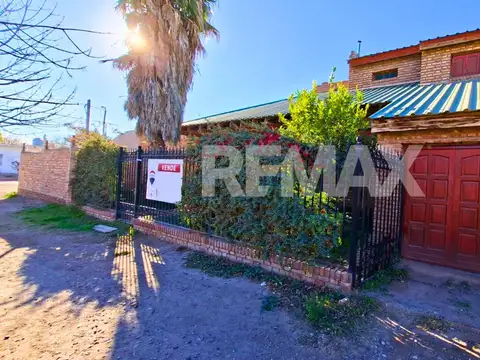 Casa 6 ambientes con 2 baños