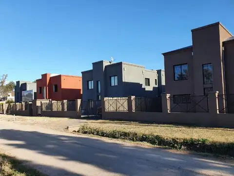 Duplex en venta 3 ambientes  Pilar - A estrenar