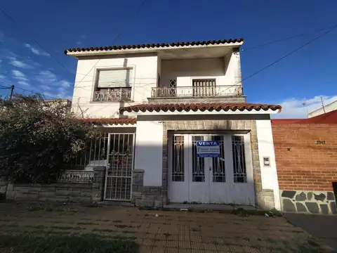IMPORTANTE PROPIEDAD CON 5 DORMITORIOS - GRAN LOTE 8.66 X 58  -