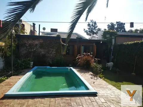 Casa en venta - 3 Dormitorios 2 Baños - 400Mts2 - San Carlos, La Plata
