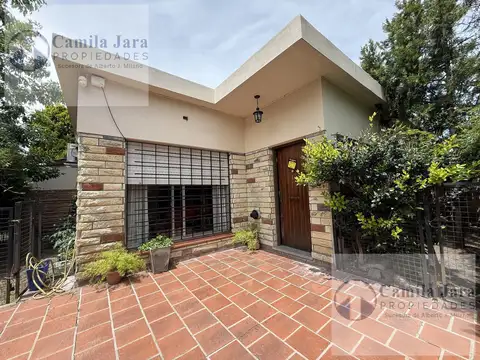 PH 3 ambientes independiente con patio y cochera en Ituzaingó Norte