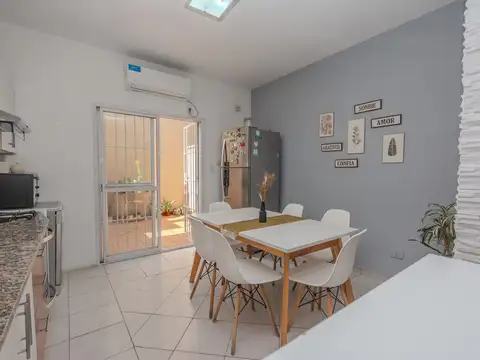 DUPLEX 3 AMBIENTES CON COCHERA Y PATIO - CASEROS