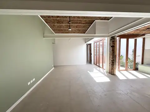 Casa 3 dorm. con terraza y parrilla en Monte Castro