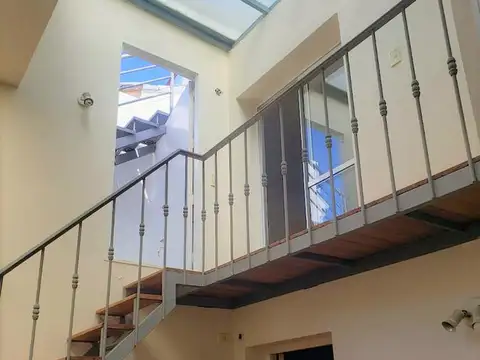 Depto Tipo Casa en Venta con 1 cocheras