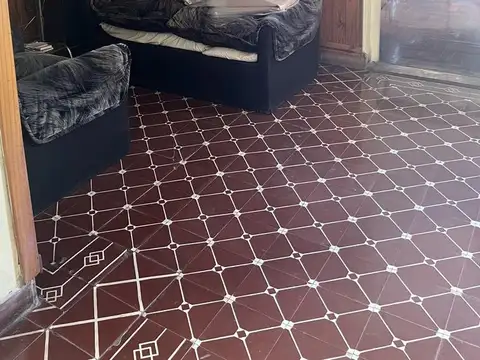 Casa 5 ambientes con 1 baño