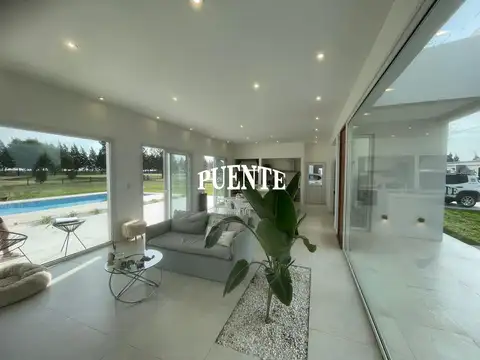 Casa en Venta en Fincas de San Vicente, USD 230.000
