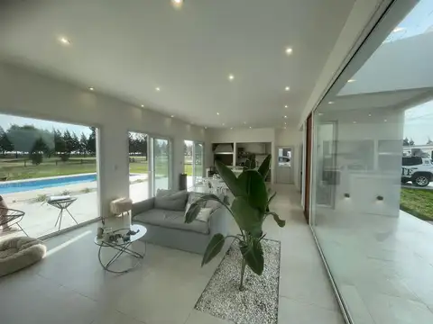 Casa en Venta en Fincas de San Vicente, USD 230.000