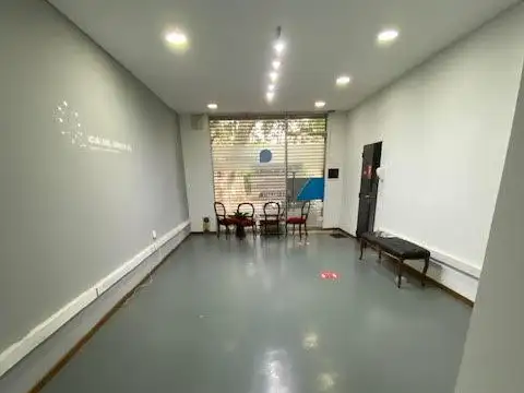 Local en Alquiler en Lomas de Zamora, $ 700.000