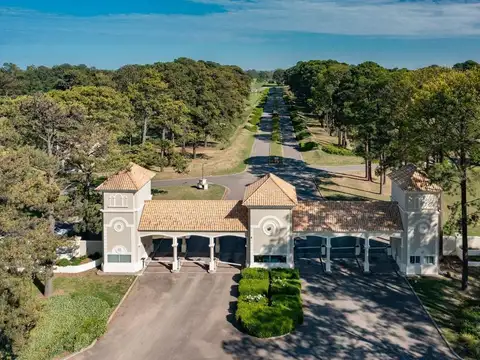 VENTA LOTE PINARES COUNTRY CLUB