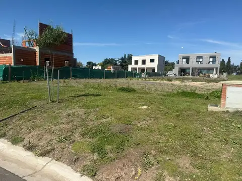 Lote en VENTA barrio Santa Sofía, Pilar del Este