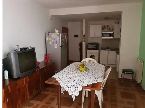 Pavon 1200, Piso PB