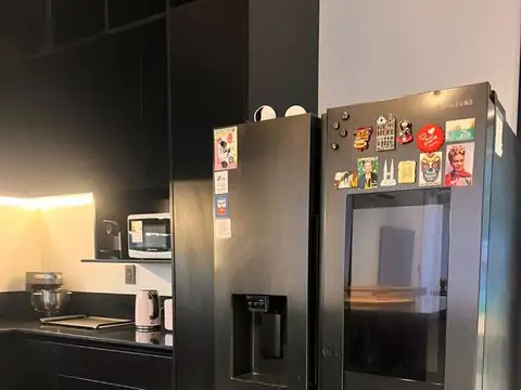 Casa en Alquiler con 3 cocheras